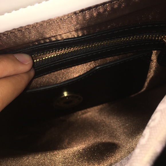 ❤️Moschino Shoulder Bag ❤️ - Picture 5 of 8